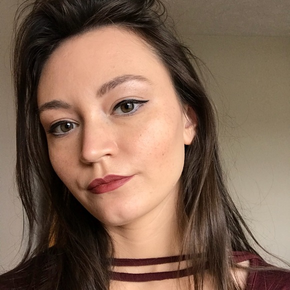 Meet your Posher, Brianna - Picture 2 of 5